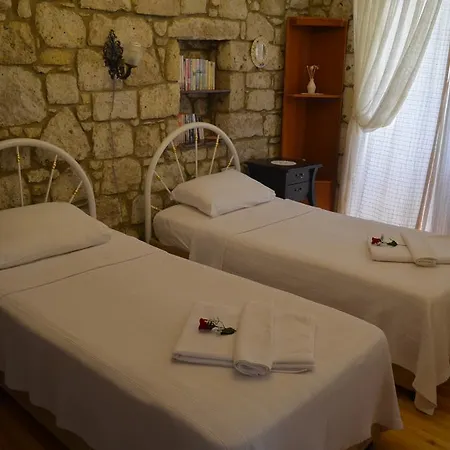 Bed & Breakfast Avcihan Tas Ev Alaçatı