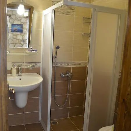 Oda ve Kahvaltı Avcihan Tas Ev